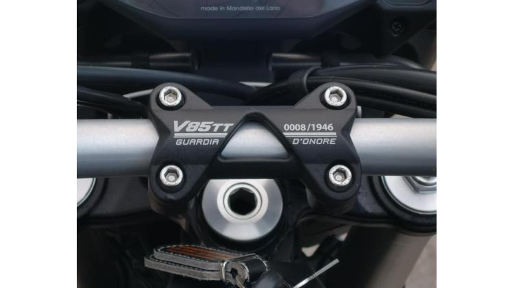 MotoGuzzi V 85 TT GUARDIA D'ONORE ENDURO STRADALE