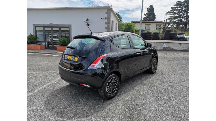 Lancia Ypsilon ECOCHIC GOLD GPL Berlina