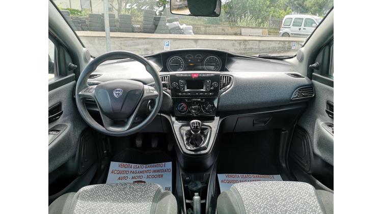 Lancia Ypsilon ECOCHIC GOLD GPL Berlina