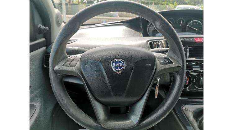 Lancia Ypsilon ECOCHIC GOLD GPL Berlina