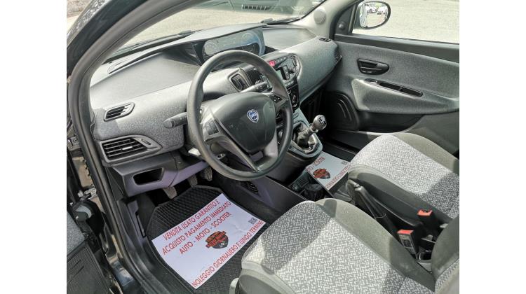 Lancia Ypsilon ECOCHIC GOLD GPL Berlina