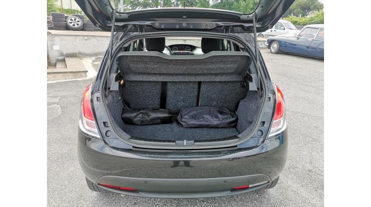 Lancia Ypsilon ECOCHIC GOLD GPL Berlina