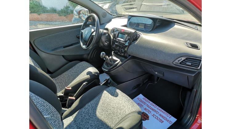 Lancia Ypsilon 1.0 FireFly HYBDIR S&S ECOCHIC PROMO WEB Berlina