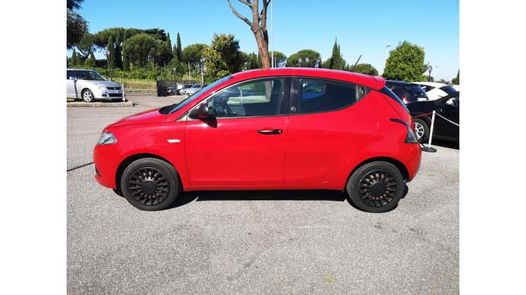 Lancia Ypsilon 1.0 FireFly HYBDIR S&S ECOCHIC PROMO WEB Berlina