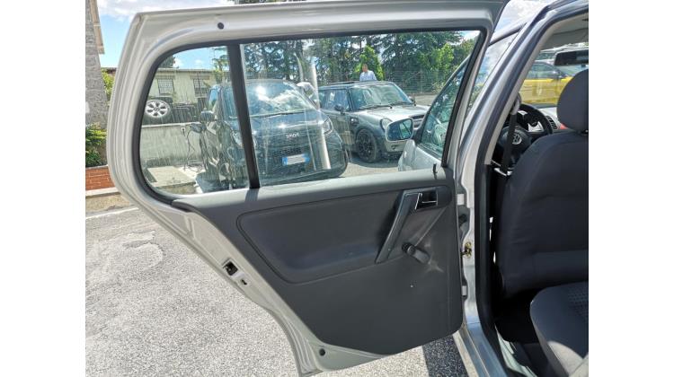 Volkswagen Polo 1.4 16v Berlina