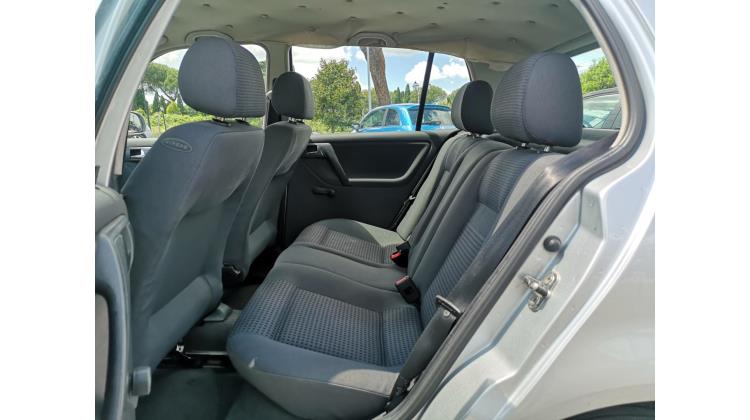 Volkswagen Polo 1.4 16v Berlina