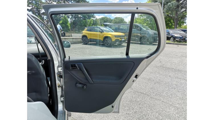 Volkswagen Polo 1.4 16v Berlina