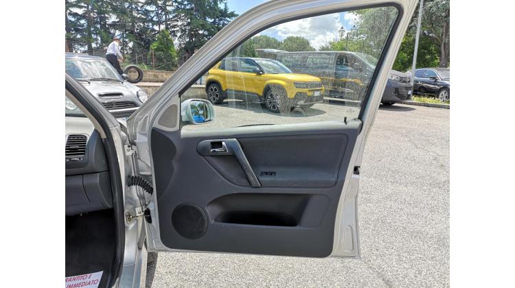 Volkswagen Polo 1.4 16v Berlina