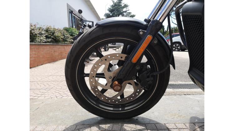 HARLEY DAVIDSON STREET 750 CUSTOM
