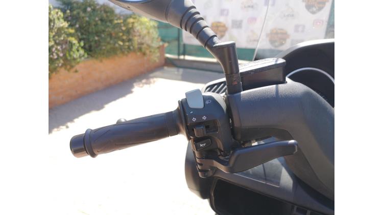 Yamaha Majesty 400 SCOOTER