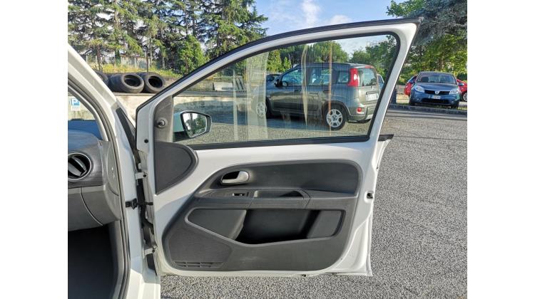Volkswagen UP EVO Color City Car