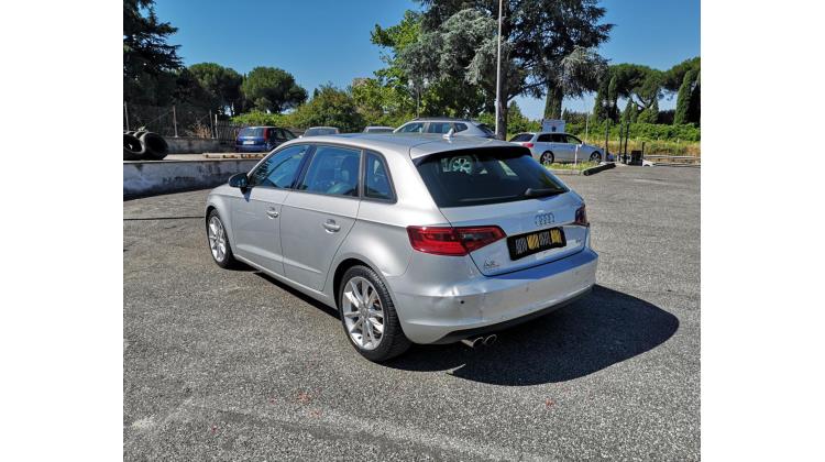 Audi A3 Sportback S TRONIC Berlina