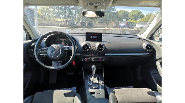 Audi A3 Sportback S TRONIC Berlina