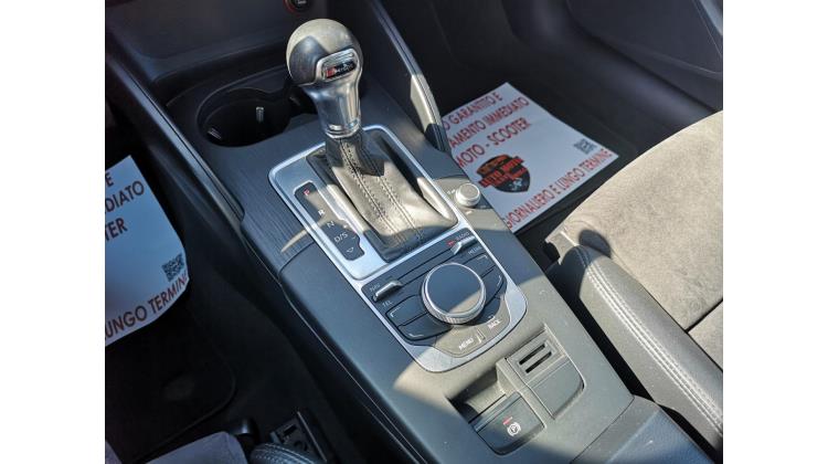 Audi A3 Sportback S TRONIC Berlina