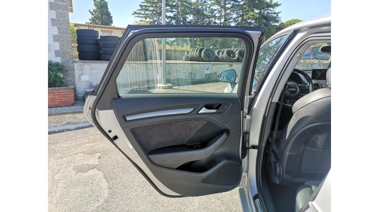 Audi A3 Sportback S TRONIC Berlina