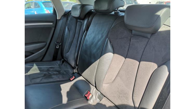 Audi A3 Sportback S TRONIC Berlina