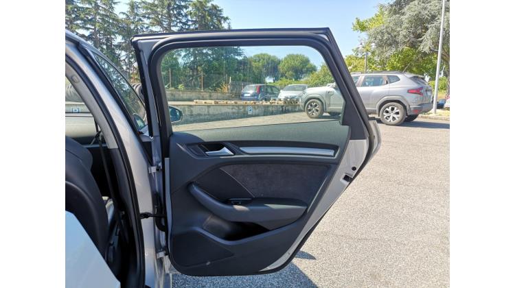 Audi A3 Sportback S TRONIC Berlina