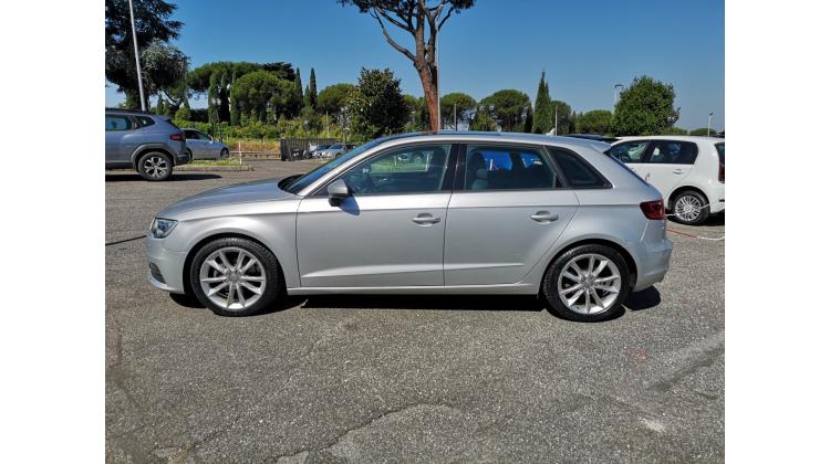 Audi A3 Sportback S TRONIC Berlina