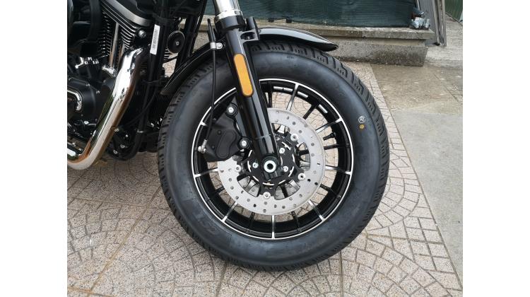 SWM STORMBRAKER V 1200 CUSTOM