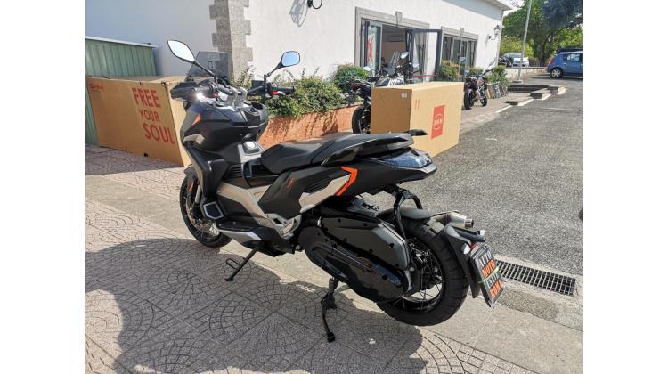 PEUGEOT XP 400 GT SCOOTER