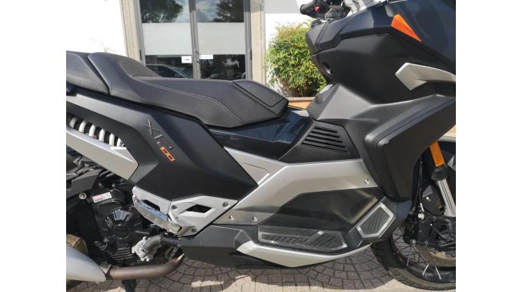 PEUGEOT XP 400 GT SCOOTER