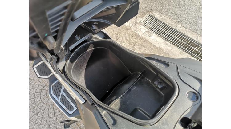 PEUGEOT XP 400 GT SCOOTER