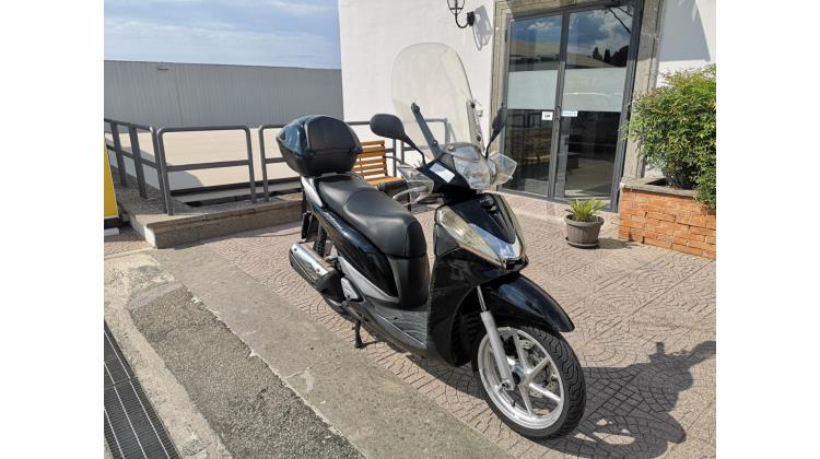 Honda SH 300i con bauletto SCOOTER
