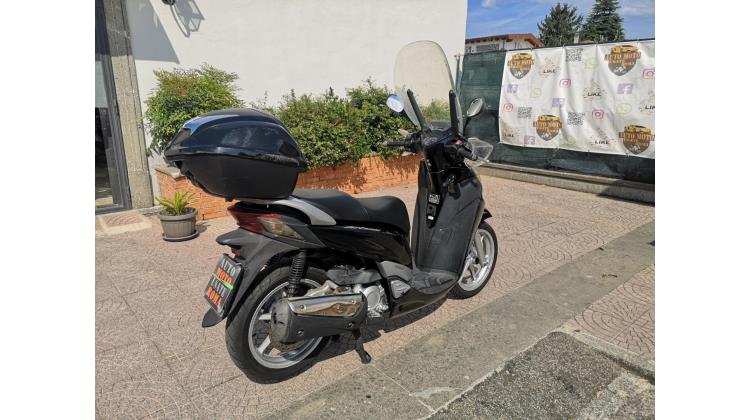 Honda SH 300i con bauletto SCOOTER
