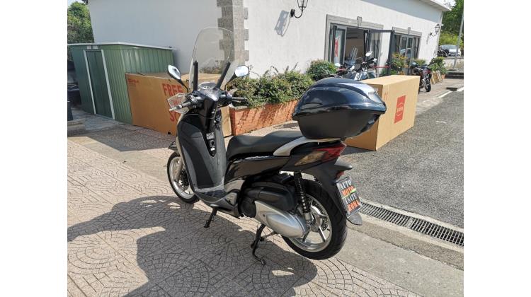 Honda SH 300i con bauletto SCOOTER