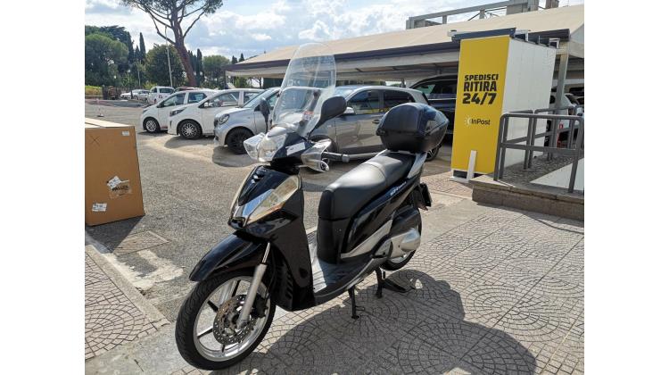 Honda SH 300i con bauletto SCOOTER