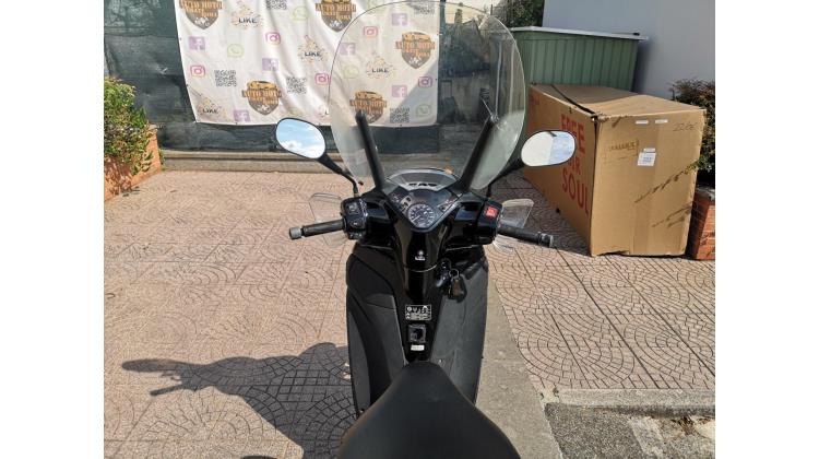 Honda SH 300i con bauletto SCOOTER