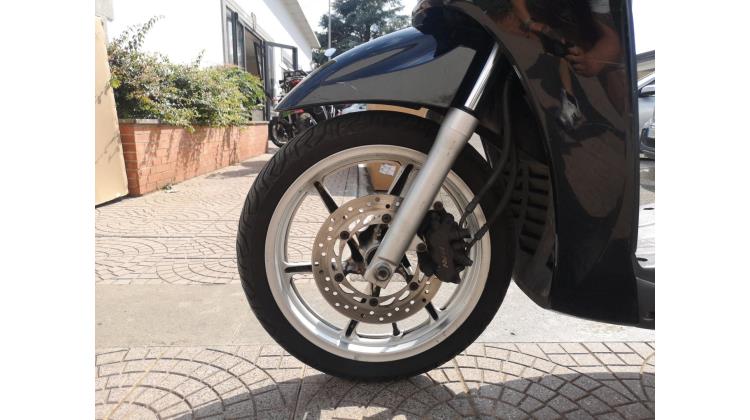 Honda SH 300i con bauletto SCOOTER