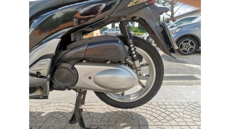 Honda SH 300i con bauletto SCOOTER