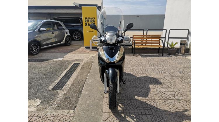 Honda SH 300i con bauletto SCOOTER