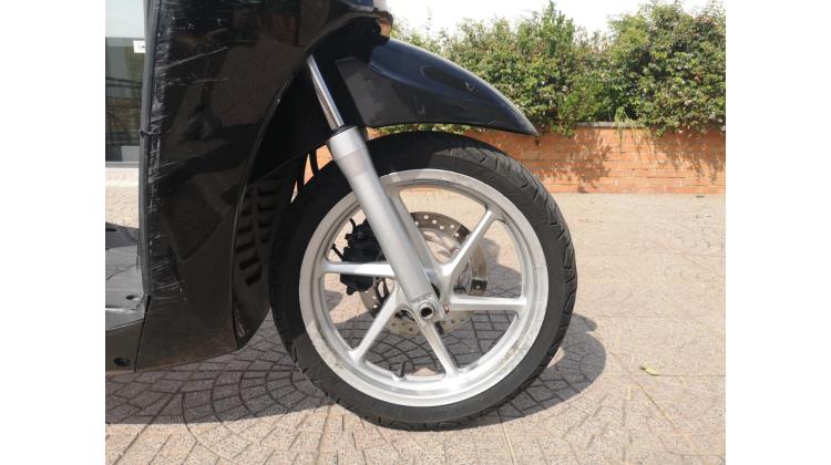 Honda SH 300i con bauletto SCOOTER