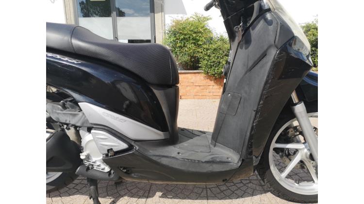 Honda SH 300i con bauletto SCOOTER