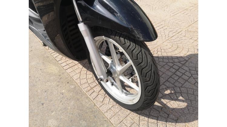 Honda SH 300i con bauletto SCOOTER