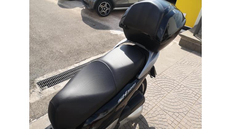 Honda SH 300i con bauletto SCOOTER