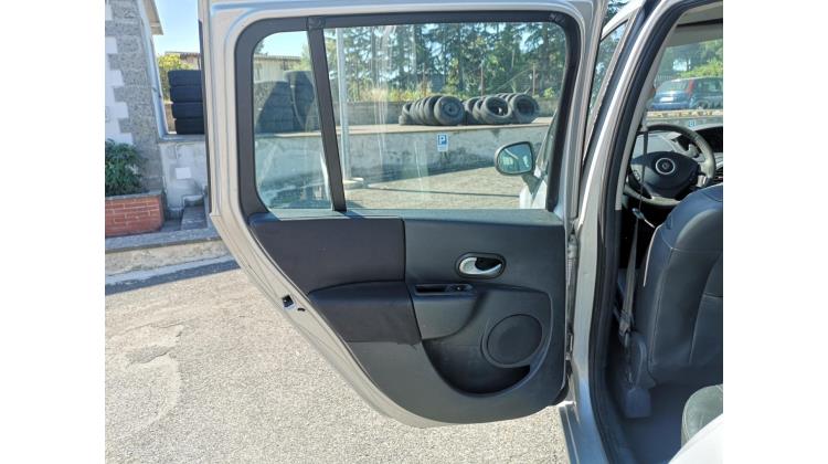 Renault Modus DINAMIQUE Berlina