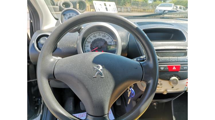 Peugeot 107 1.0 Berlina