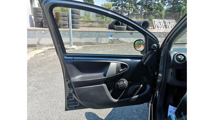 Peugeot 107 1.0 Berlina