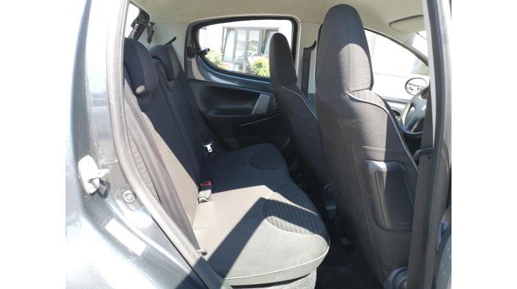 Peugeot 107 1.0 Berlina