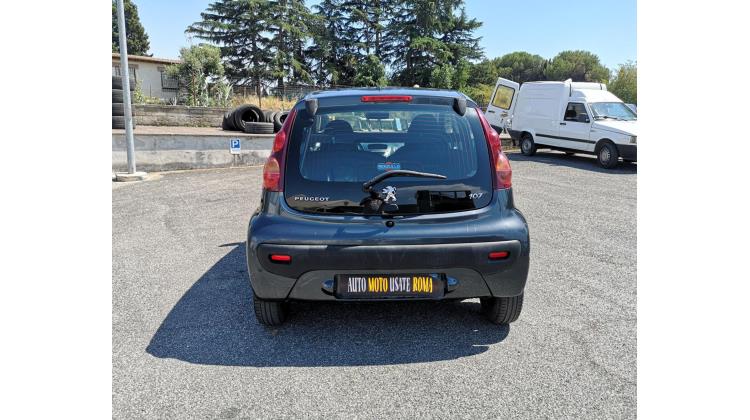 Peugeot 107 1.0 Berlina