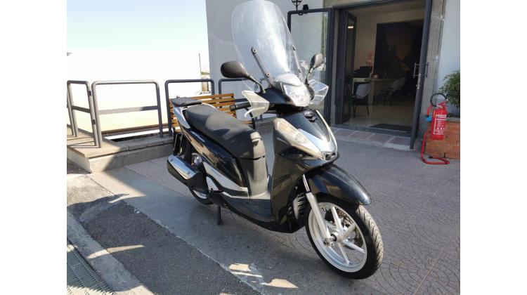 Honda SH 300 SCOOTER