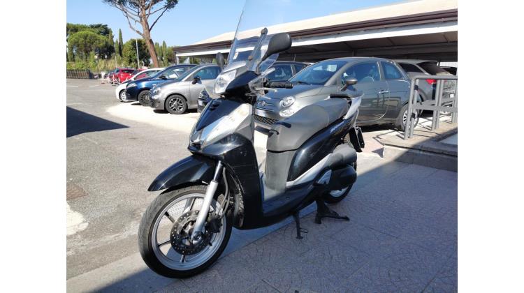 Honda SH 300 SCOOTER