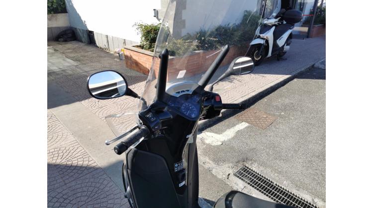 Honda SH 300 SCOOTER