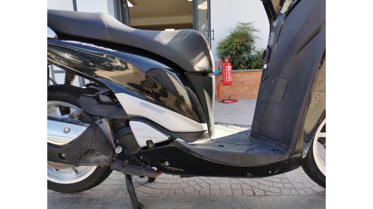 Honda SH 300 SCOOTER