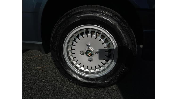 AlfaRomeo 75 GPL Berlina