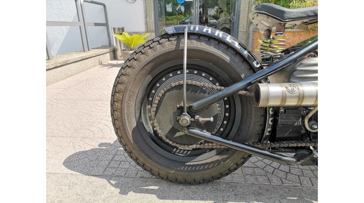 Harley-Davidson XL 883 BRUSCHED ARMON CUSTOM