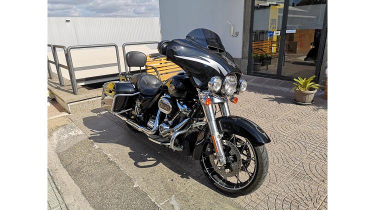 Harley-Davidson STREET GLIDE SPECIAL CUSTOM